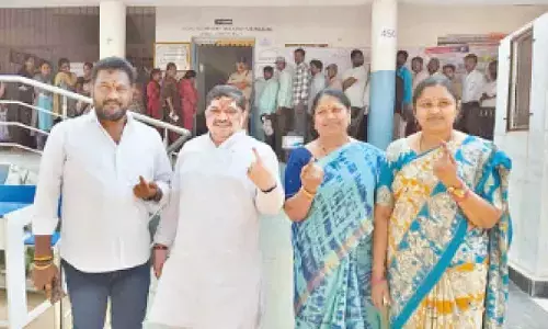 Minister Ponnam Prabhakar cast his vote in Karimnagar