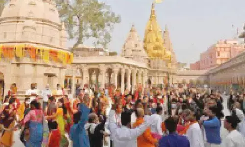 Over 11.69 lakh devotees offer prayers at Kashi Vishwanath on Mahashivaratri
