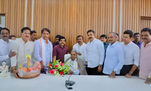 Ktaka BJP legislators meet Siddaramaiah, demand metro fare reduction