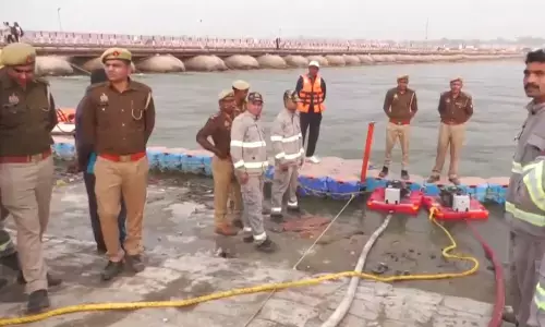 More than 300 fire engines left for various districts with the holy water of Triveni