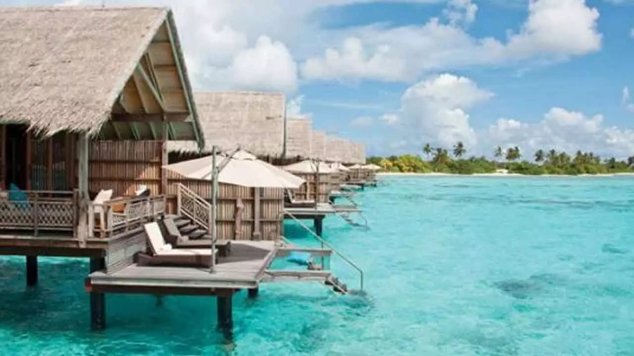 Maldives shuts govt offices as record rainfall triggers severe flooding