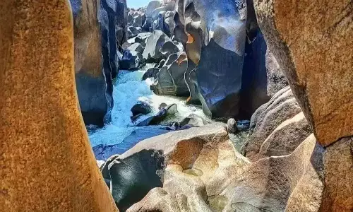 Odisha govt rushes team to Kanhakund rock formation site