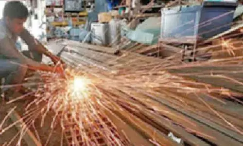 PMI mfg at 14-mth low amid moderate new orders
