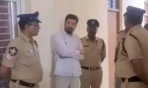 Film actor Posani Krishna Murali faces legal troubles, transferred to Adoni jail