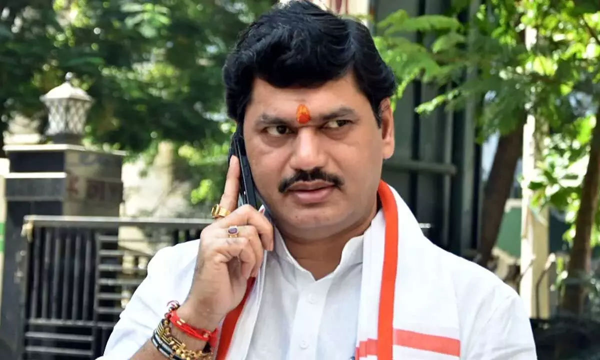 Maharashtra Minister quits cabinet Maharashtra Minister quits cabinet