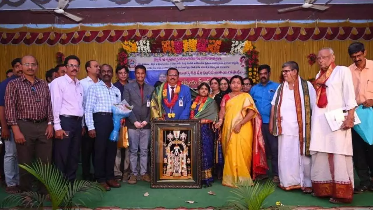 Cluster University V-C felicitated