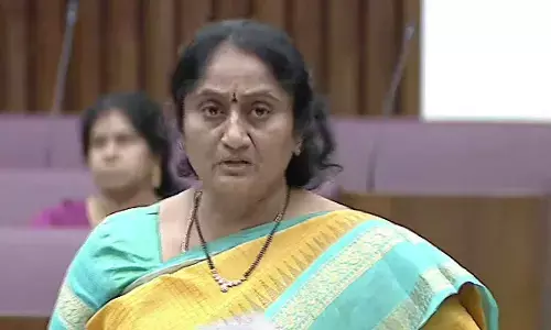 Several welfare schemes being implemented for weavers: Savitha