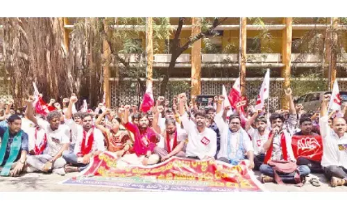 Students of SV Varsity oppose AP PGCET, observe bandh
