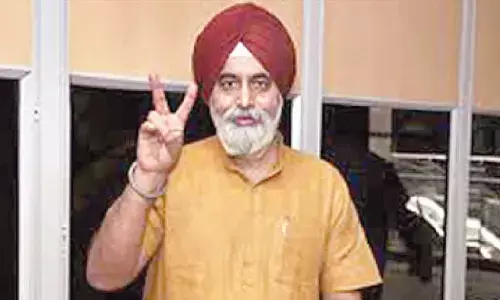 Ex-Mayor flays AAP govt over Budget Session disruption