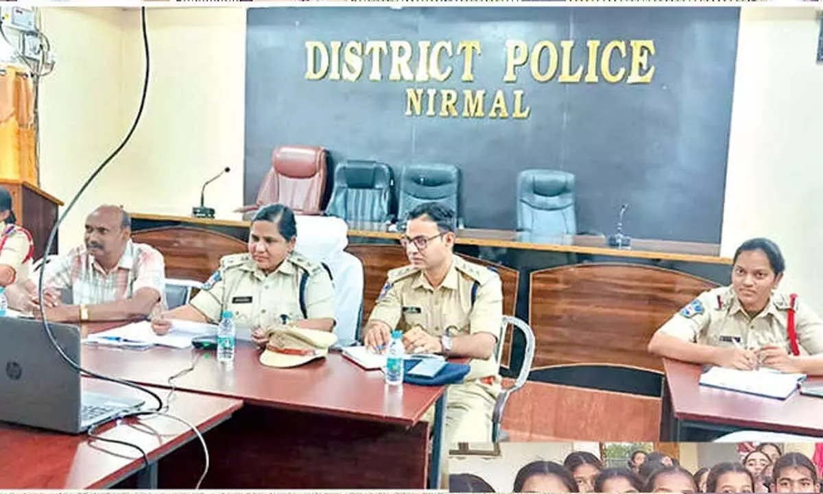 Police Akka prog to solve problems of girls Police Akka prog to solve problems of girls