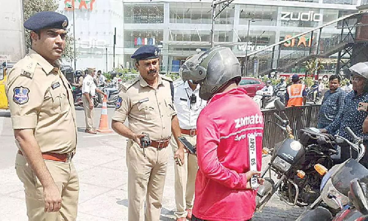 Traffic cops book over 5,000 cases against violators