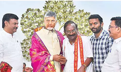 North Andhra Teachers’ MLC-elect meets CM