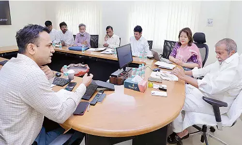 Damodar prods babus to ramp up infra in new med colleges in State