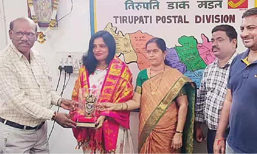 Best DNK customer award presented to Usha