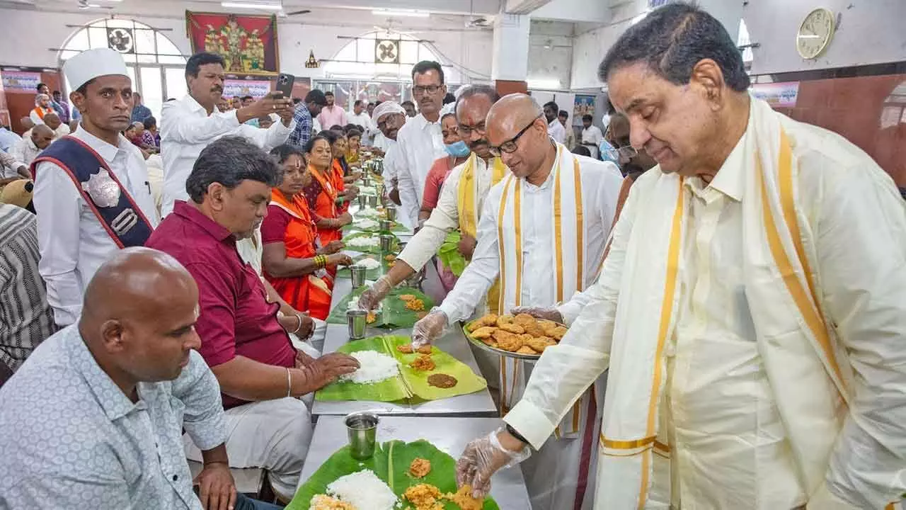 Masala vada enters Anna Prasadam menu Masala vada enters Anna Prasadam menu