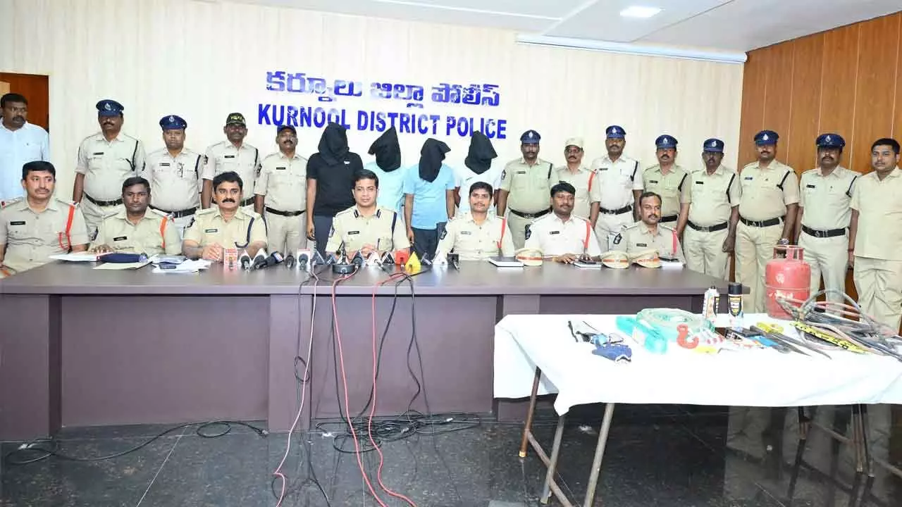 4 arrested in foiled ATM theft in Kurnool 4 arrested in foiled ATM theft in Kurnool