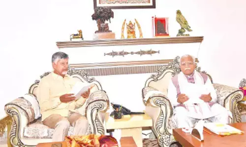 CM Seeks 100% Central aid to two Metro rail projects