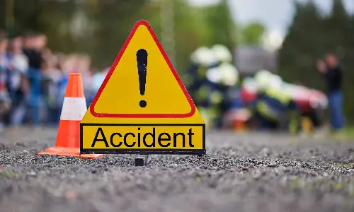 Hyderabad:  Drunk Women Cause Chaos in Kukatpally After Hitting Bike