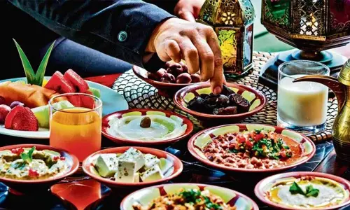 Ramadan 2025: 5 Essential Mindful Eating Tips for Iftar