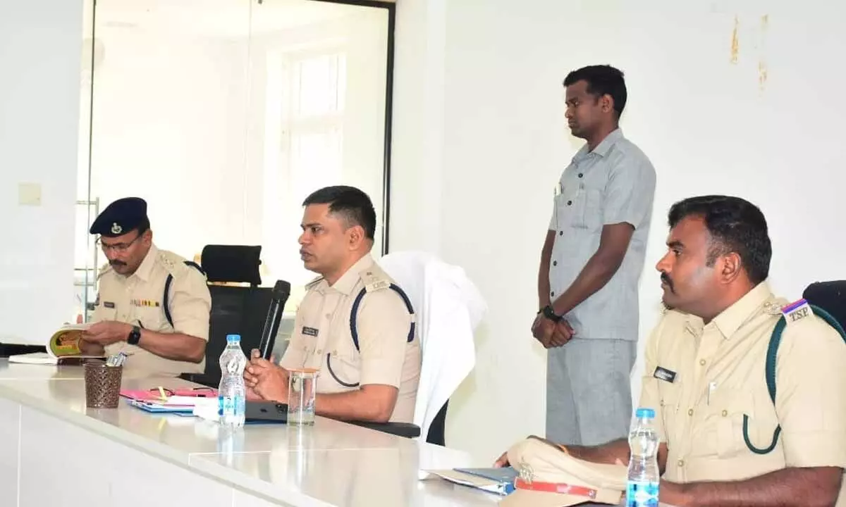 Jogulamba Gadwal SP Holds Darbar Meeting to Address Police Personnel Issues