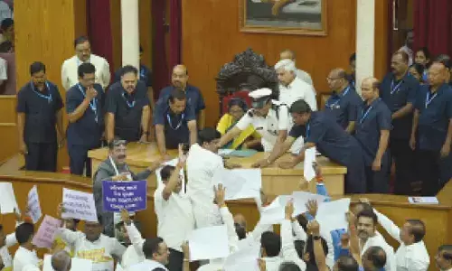 Oppn slams State govt over disrespect to Biju