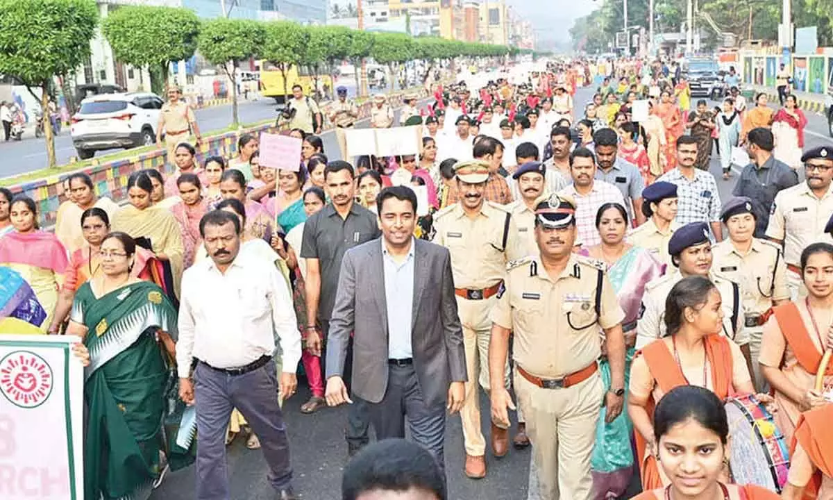 ‘Women play vital role in poverty alleviation’ ‘Women play vital role in poverty alleviation’