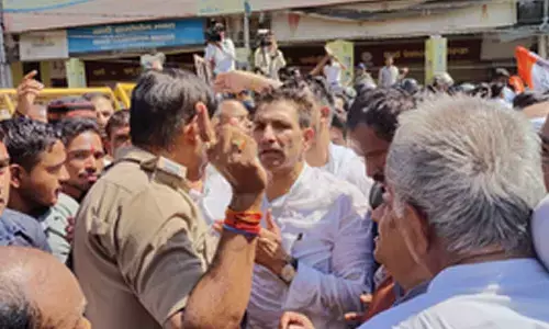 Half-a-dozen Cong workers injured as protest stage collapses in Bhopal