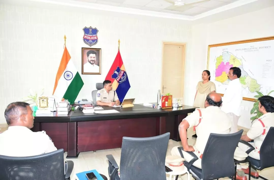 Gadwal SP Directs Immediate Resolution of Public Complaints Gadwal SP Directs Immediate Resolution of Public Complaints