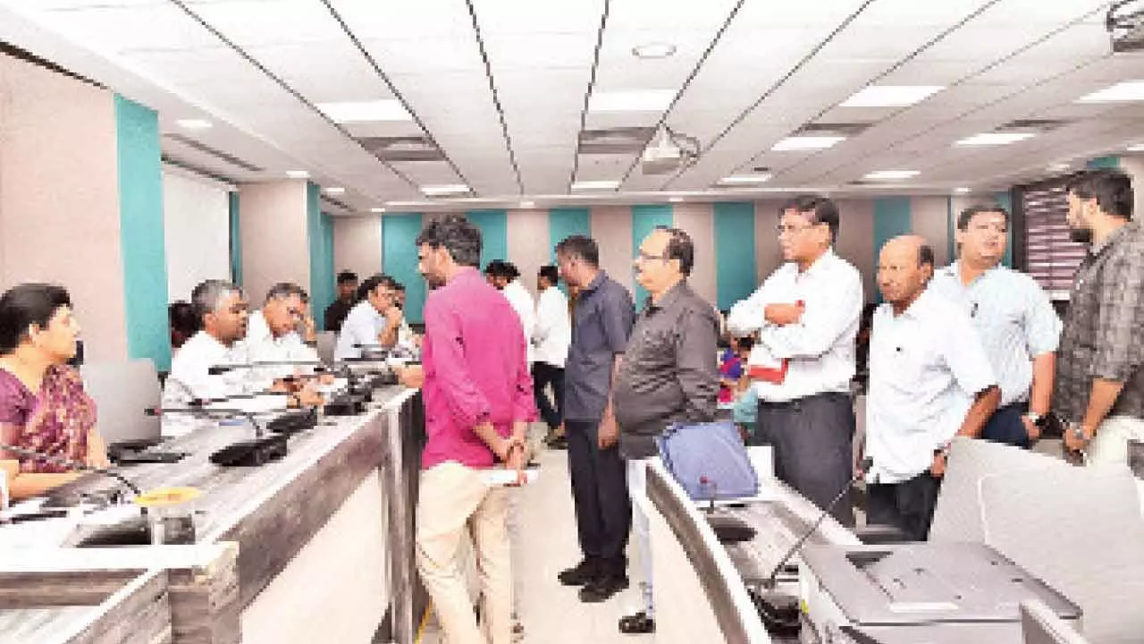 Baldia boss pitches for speedy Prajavani complaint redressal Baldia boss pitches for speedy Prajavani complaint redressal