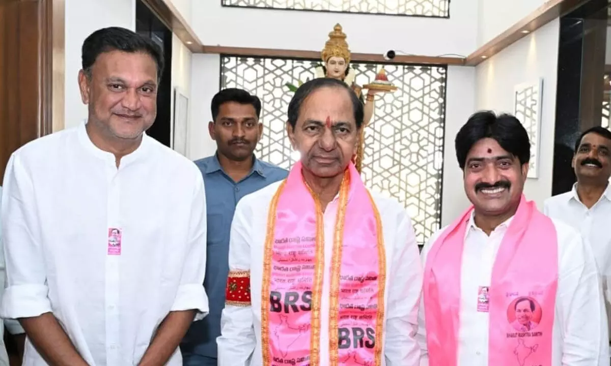 BRS Legislative Party Meeting Held Under KCR’s Leadership at Telangana Bhavan BRS Legislative Party Meeting Held Under KCR’s Leadership at Telangana Bhavan