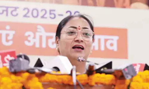 Delhi CM engages with students at Youth Parl