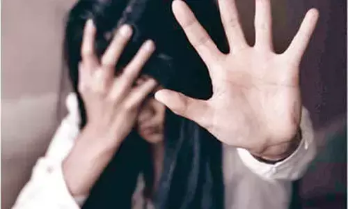 Cops pose as vendors to nab fugitive human trafficker