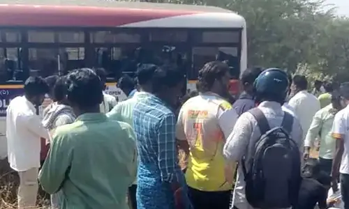 Four killed after bike collides a bike in Adoni of Kurnool