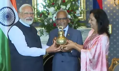 PM Modi gifts Maha Kumbh Jal to Mauritius President in Port Louis
