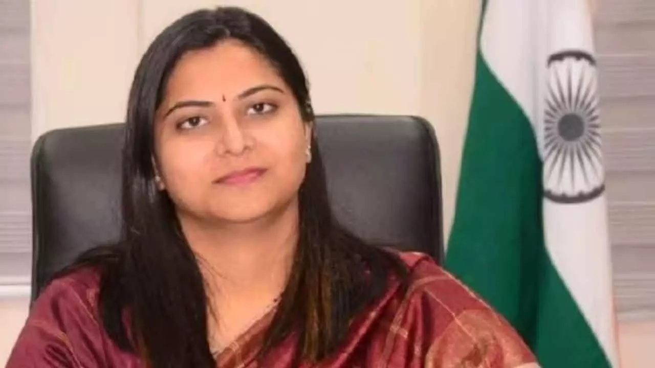 Irrigation will be provided up to last ayacut: Collector Abhilasha Abhinav Irrigation will be provided up to last ayacut: Collector Abhilasha Abhinav