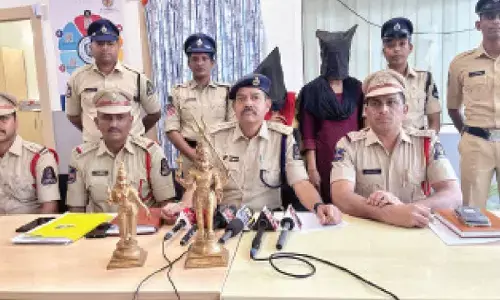Two women held for stealing idols from Vinayaka Temple