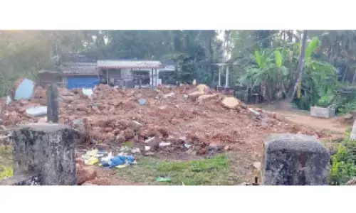 Temple trust on a demolition spree, no info from Endowments dept