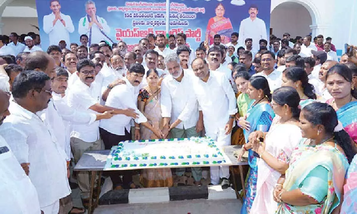 People disappointed with NDA govt: YSRCP People disappointed with NDA govt: YSRCP