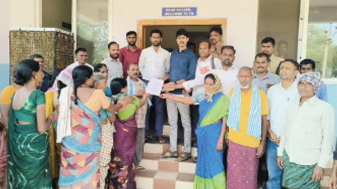 Plaint filed against FRO for obstructing MGNREGA works