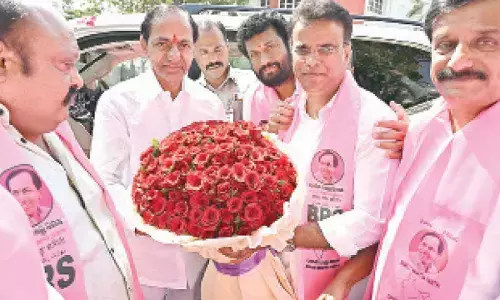 KCR becomes centre of attraction in Assembly