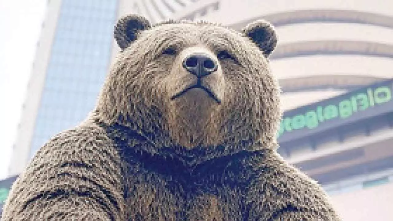 Fag-end selling keeps indices in red Fag-end selling keeps indices in red