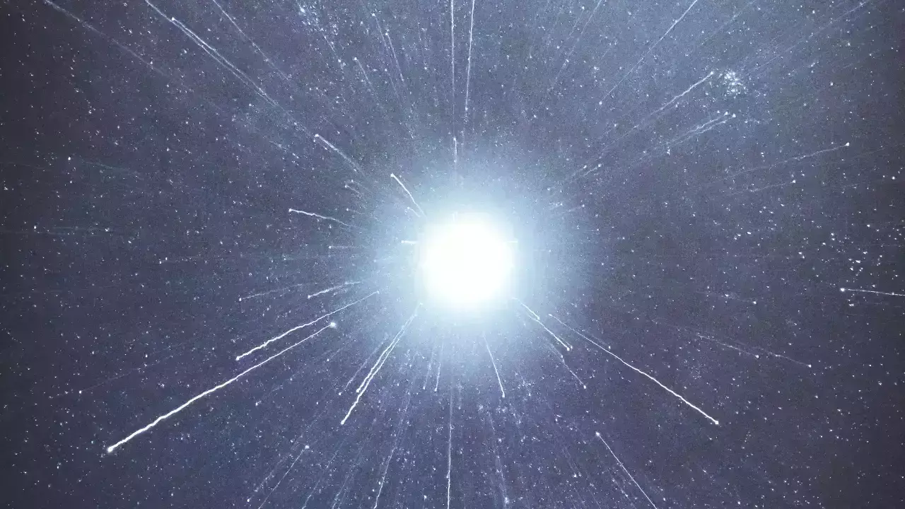 Researchers Successfully Freeze Light, Unlocking New Properties Researchers Successfully Freeze Light, Unlocking New Properties