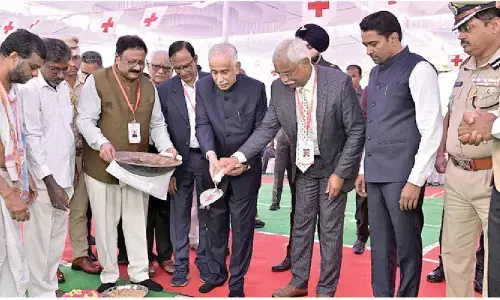 Governor lays stone for Red Cross State office building