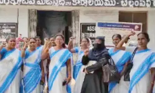 ASHA workers protest for resolution of issues