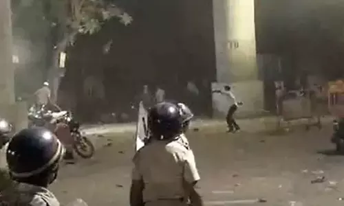 Row over Aurangzebs tomb: Nagpur flare-up occurred after hours of mayhem in Mahal