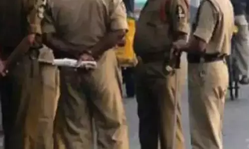 Policemen Caught Gambling Inside Police Station in Kalaburagi, Video Goes Viral
