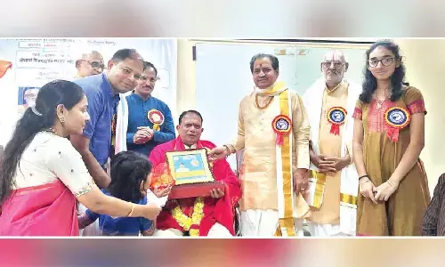 Former NSU V-C receives Sribhashyam Award