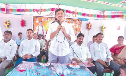 Minister reassures fine rice to women from Ugadi