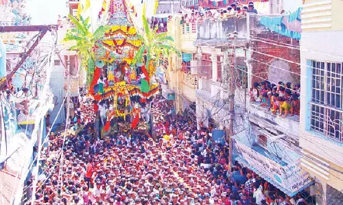 Kadiri Rathotsavam held amid gaiety & devotion