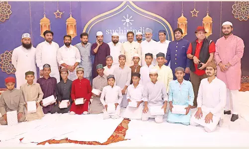 Dr. Lion Kiron Hosts Grand Iftar Party